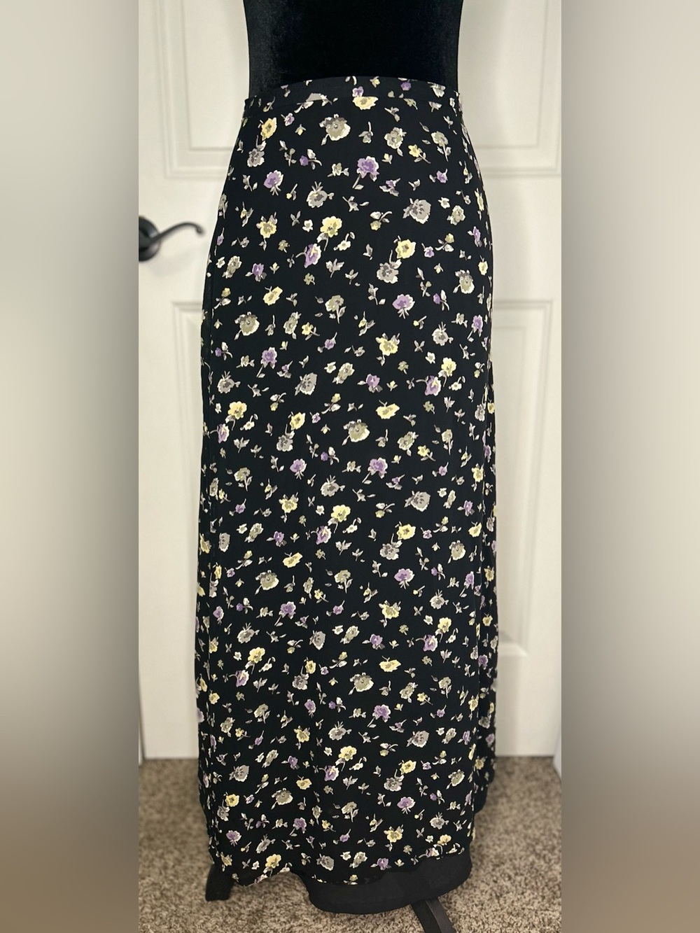 Harold’s Vintage 90s Ditsy Floral Maxi Skirt Black Purple Yellow Size 6